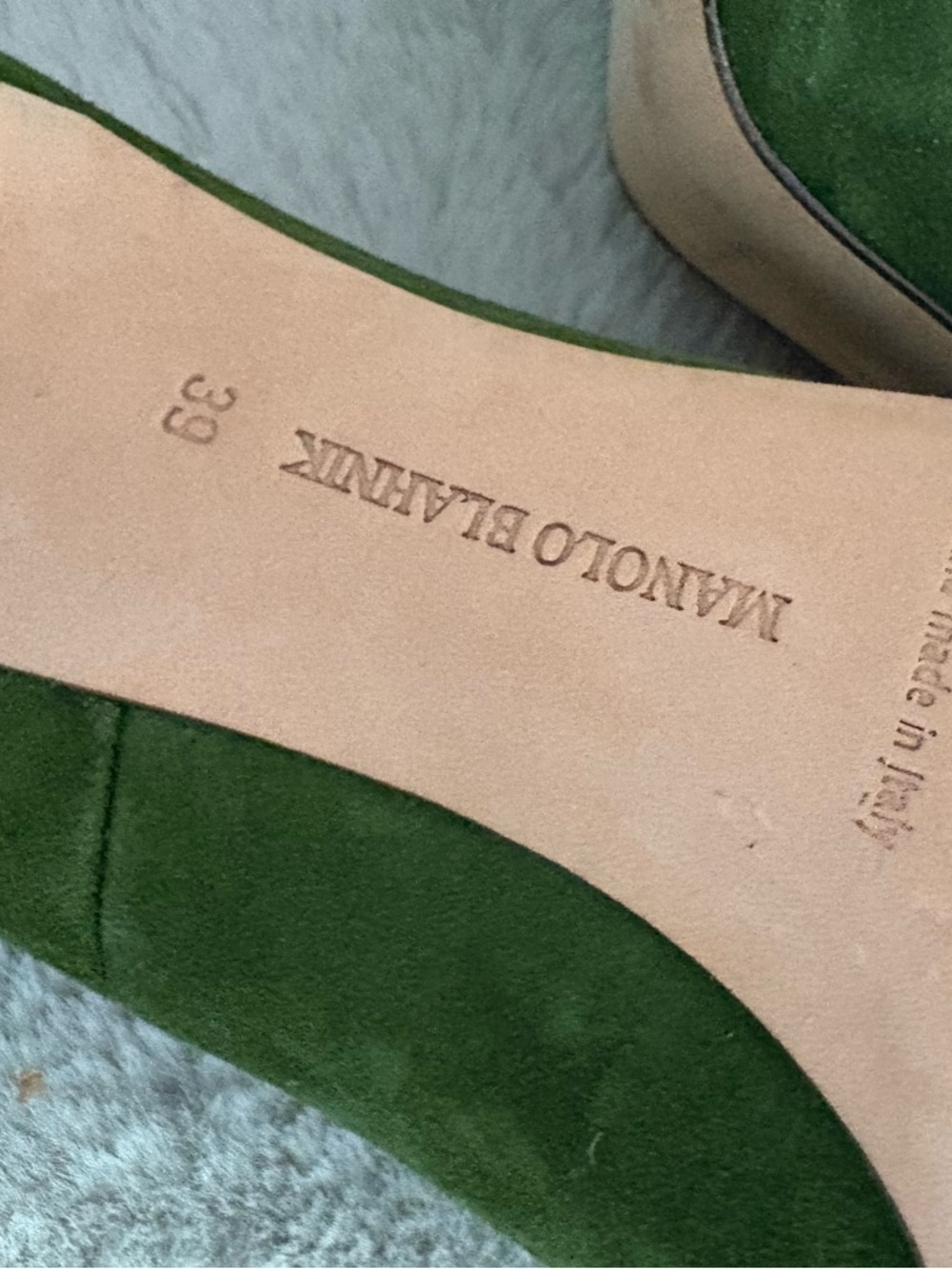 Manolo Blahnik Green Suede Pointed-Toe Pumps - Picture 4 of 4